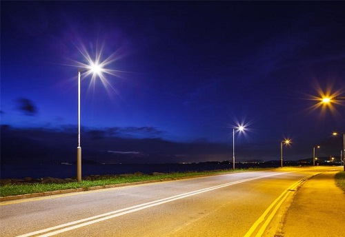لماذا تعتبر مصابيح الشوارع LED البيضاء الدافئة أفضل لدينا البيئة؟ 
